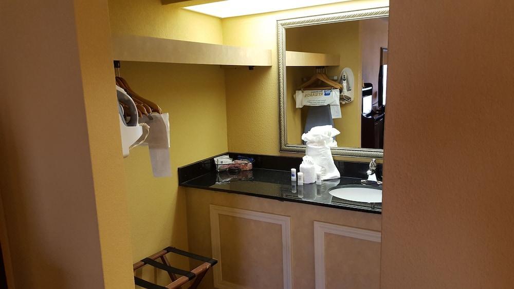 Best Western Flagship Inn Moss Point Buitenkant foto